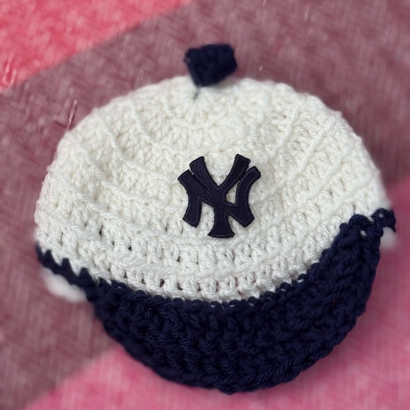 Newborn Yankees Knit Cap - Picture 1 of 1
